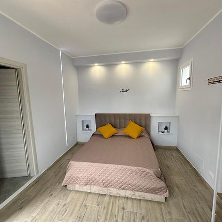 Fcoairporthouse Apartment Fiumicino Bagian luar foto